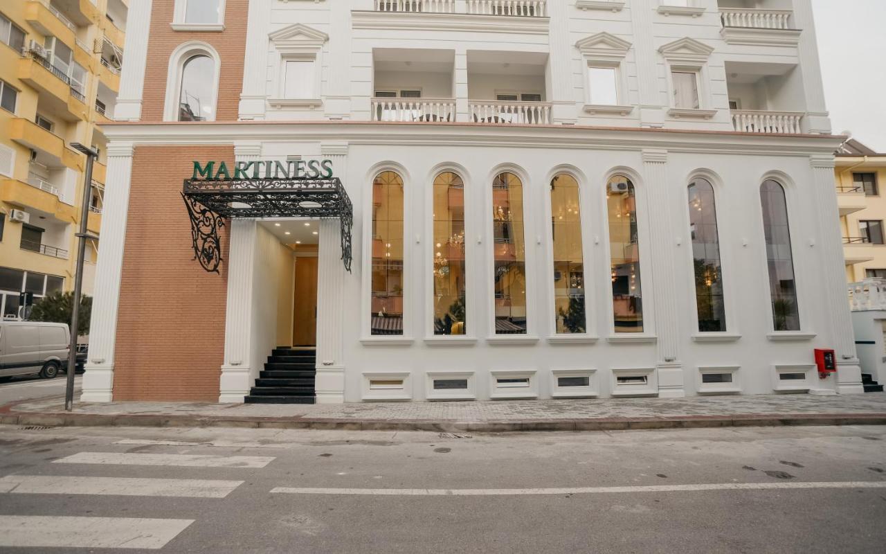 Martiness Hotel Durrës Exteriör bild